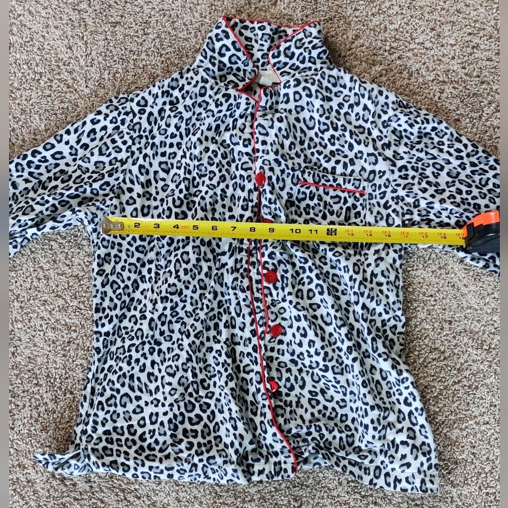 Intimate Essentials small leopard print pajamas